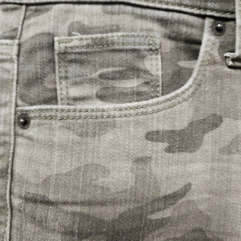 Women's Universal Threads High Rise Skinny Camouflage Jeans Size 8 - Picture 3 of 11
